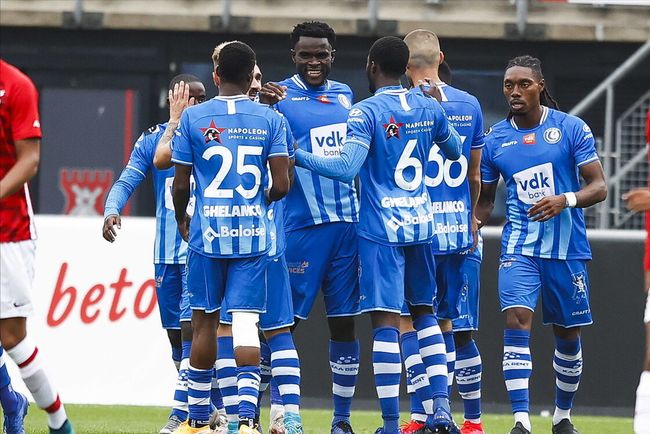 坚定执着地 坚定执着地